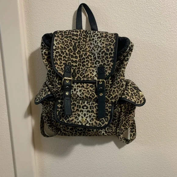 Leopard backpack - Picture 1 of 3